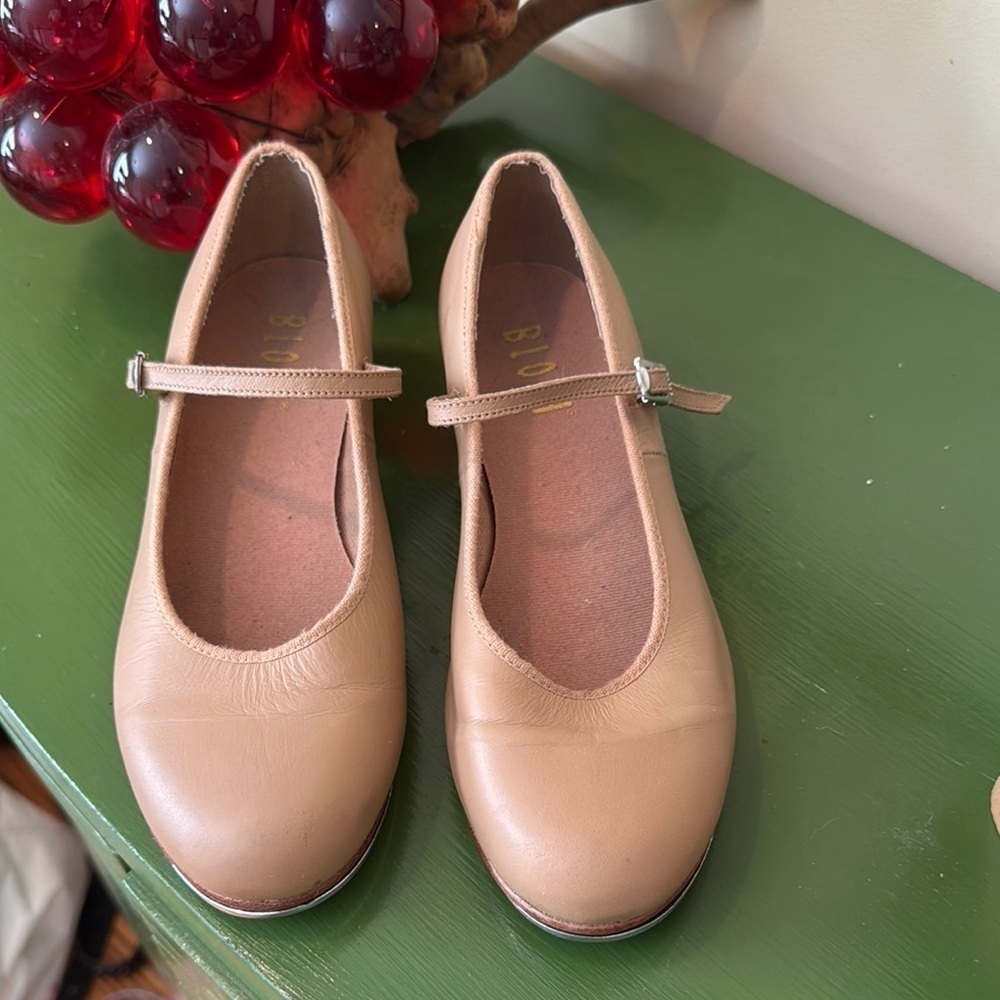 Bloch tan tap shoes